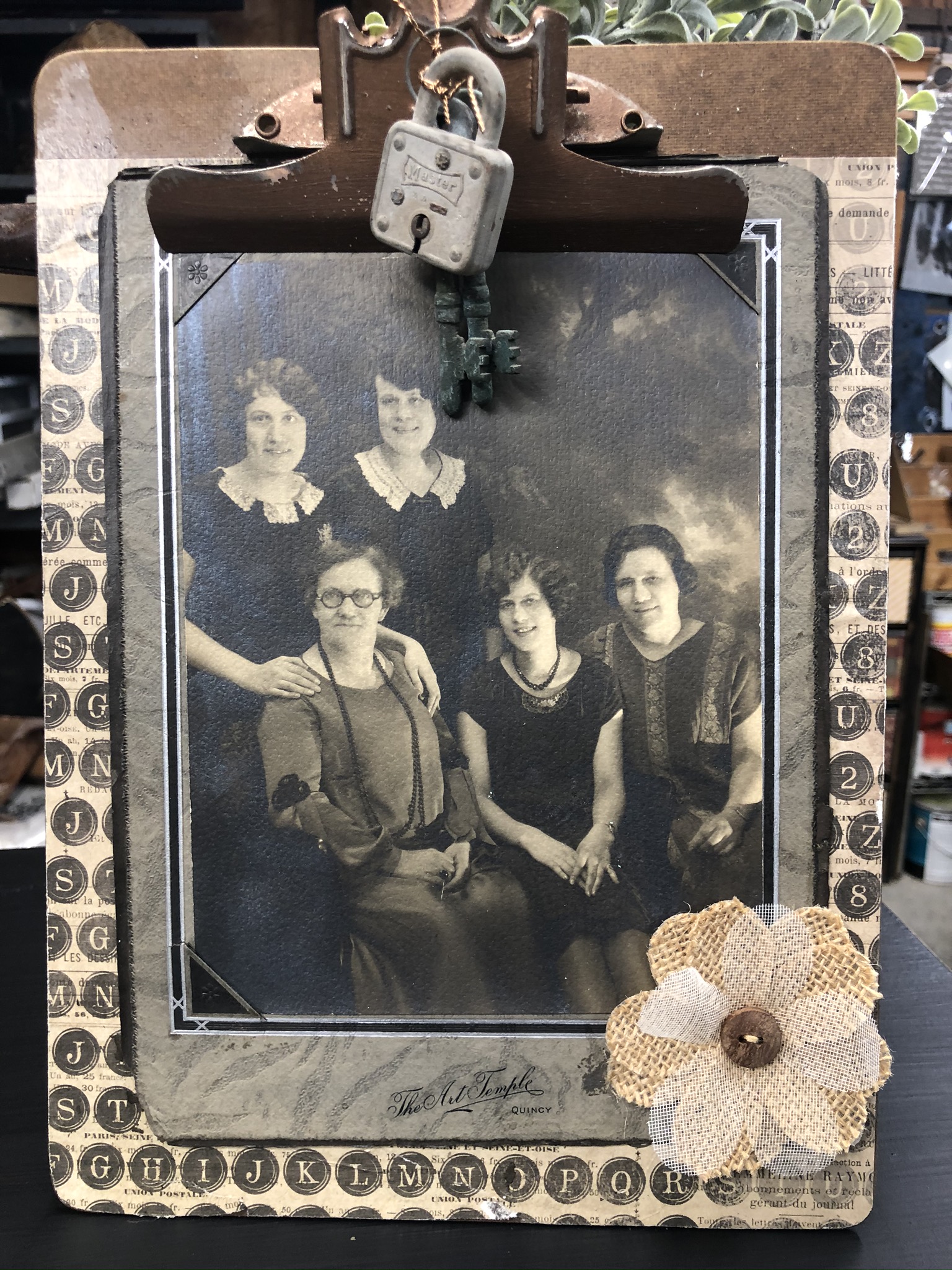 Beautiful Ways to Display Your Vintage Photos Flippin Furniture